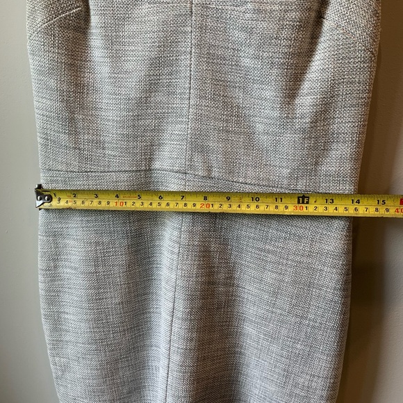 Banana Republic | v- neck | grey white | A-line | business dress | size 6 - Picture 4 of 7